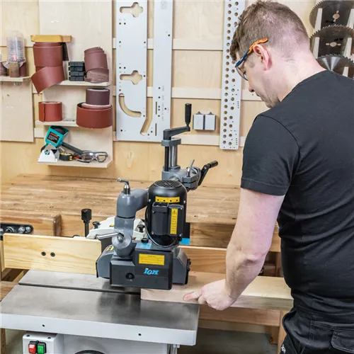 IGM AF32 Podavač materiálu 400V