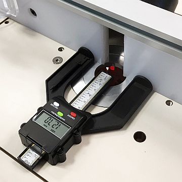 IGM Fachmann Digitální hloubkoměr