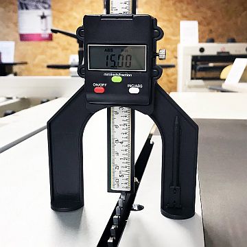IGM Fachmann Digitální hloubkoměr