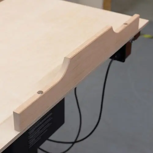 Dokonale uříznutý materiál | Zakracovací stolek